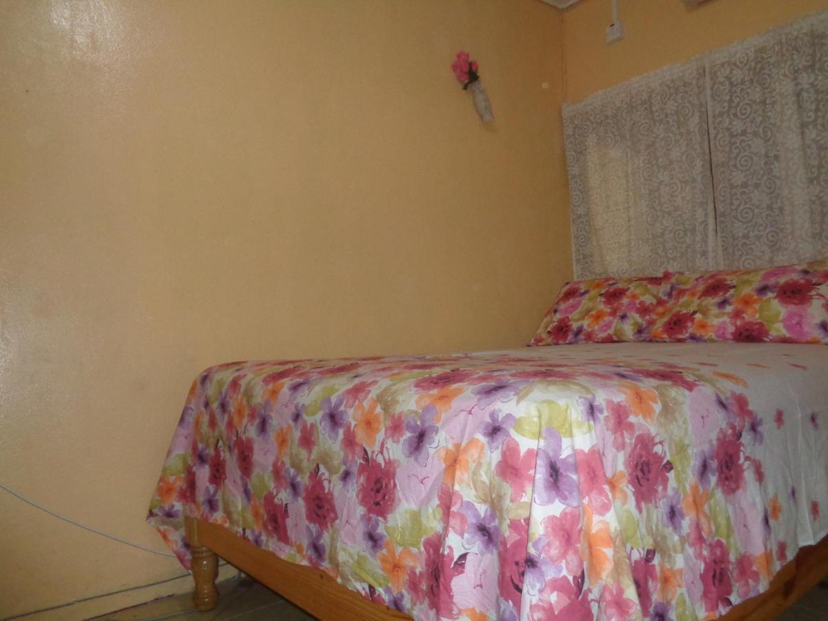 Yard Style Hotell Kingston Rom bilde